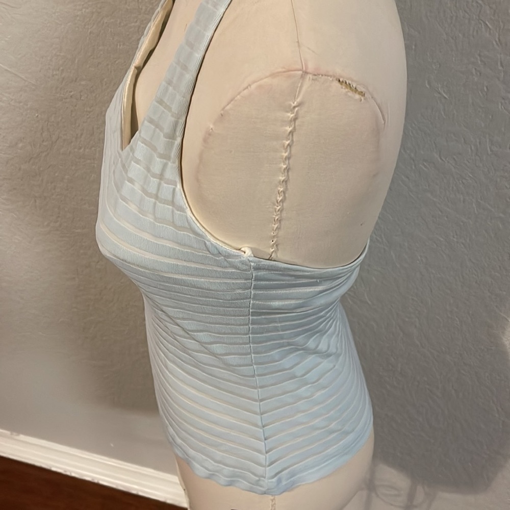 Item Top - Picture 2 of 5